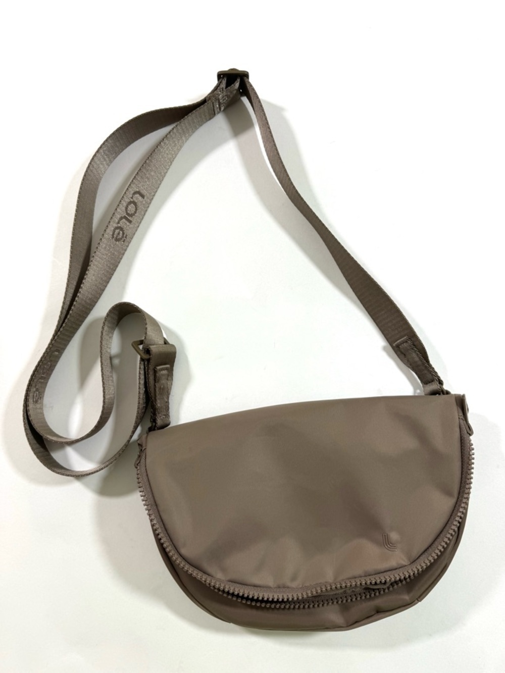 Lole Zip Crossbody Purse Tan Beige Athleisure Outdoor